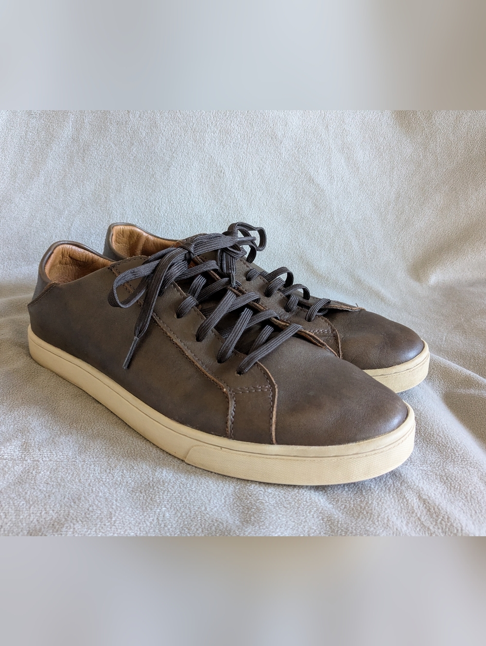 OluKai Kahu Pahaha Leather Sneaker Shoes Espresso Brown Drop In Heel Men 9 EU 42